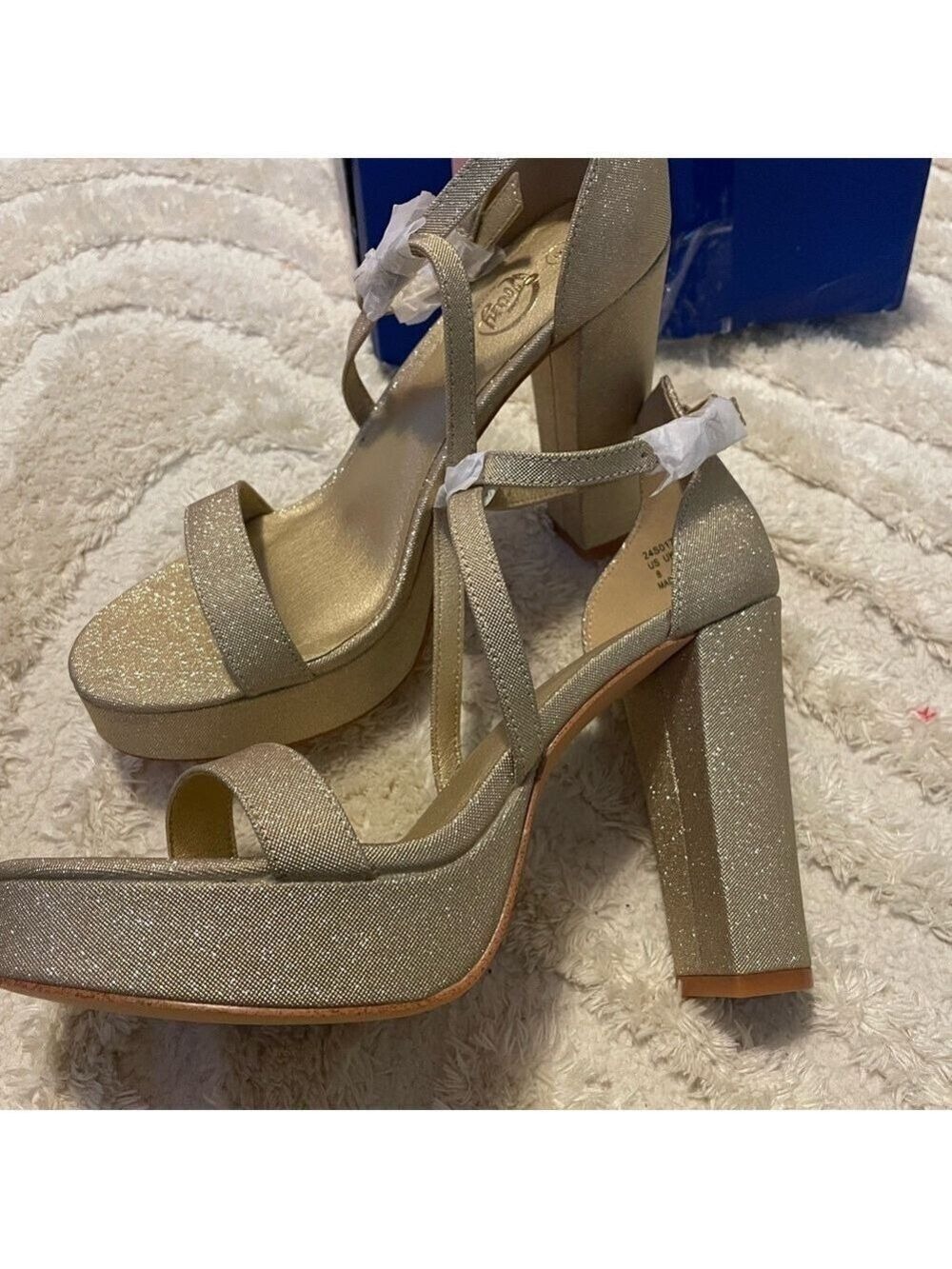 Trary Gold Strappy Heels Size 8 - Picture 10 of 16